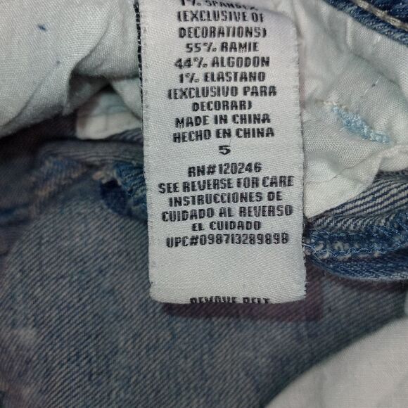 Aesthetic WallFlower Low Rise Distressed Denim Capris 5 Broken In Ripped bleach - Picture 8 of 8